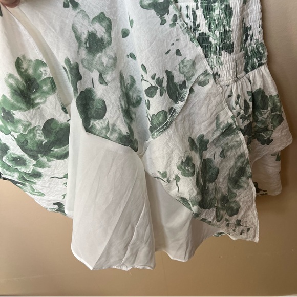 Selfie Leslie Sylvie Shirred Layered Hem Floral Dress Olive/White Smocked Small - Picture 10 of 12